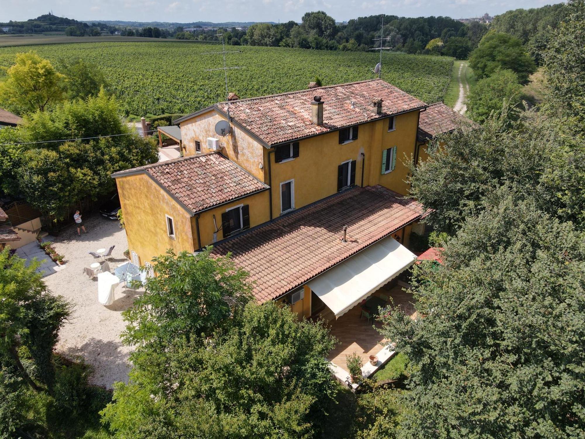 B&B Casacasina Monzambano Eksteriør billede